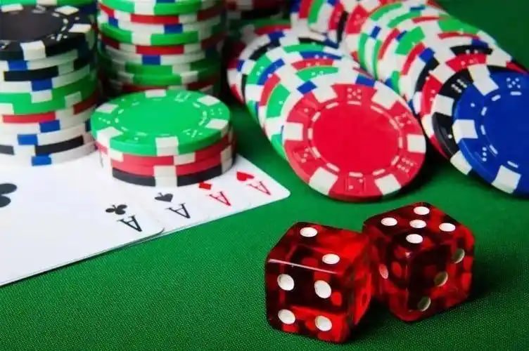 Live roulette wheel spinning on a 291 lodi casino table stream